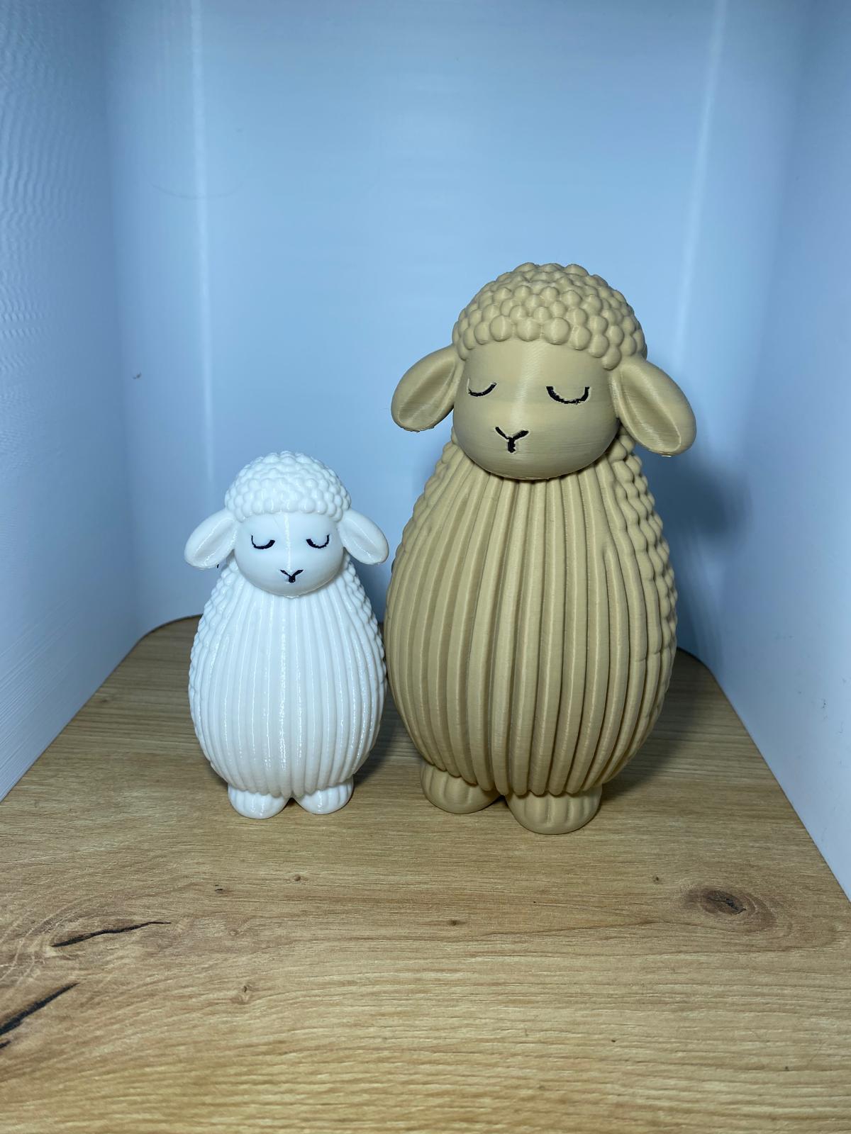 3D‑gedruckte Deko‑Schafe in zwei Größen